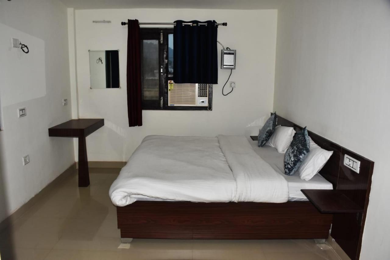 Corbett Bhavesh Home Stay Jhirna 객실 사진